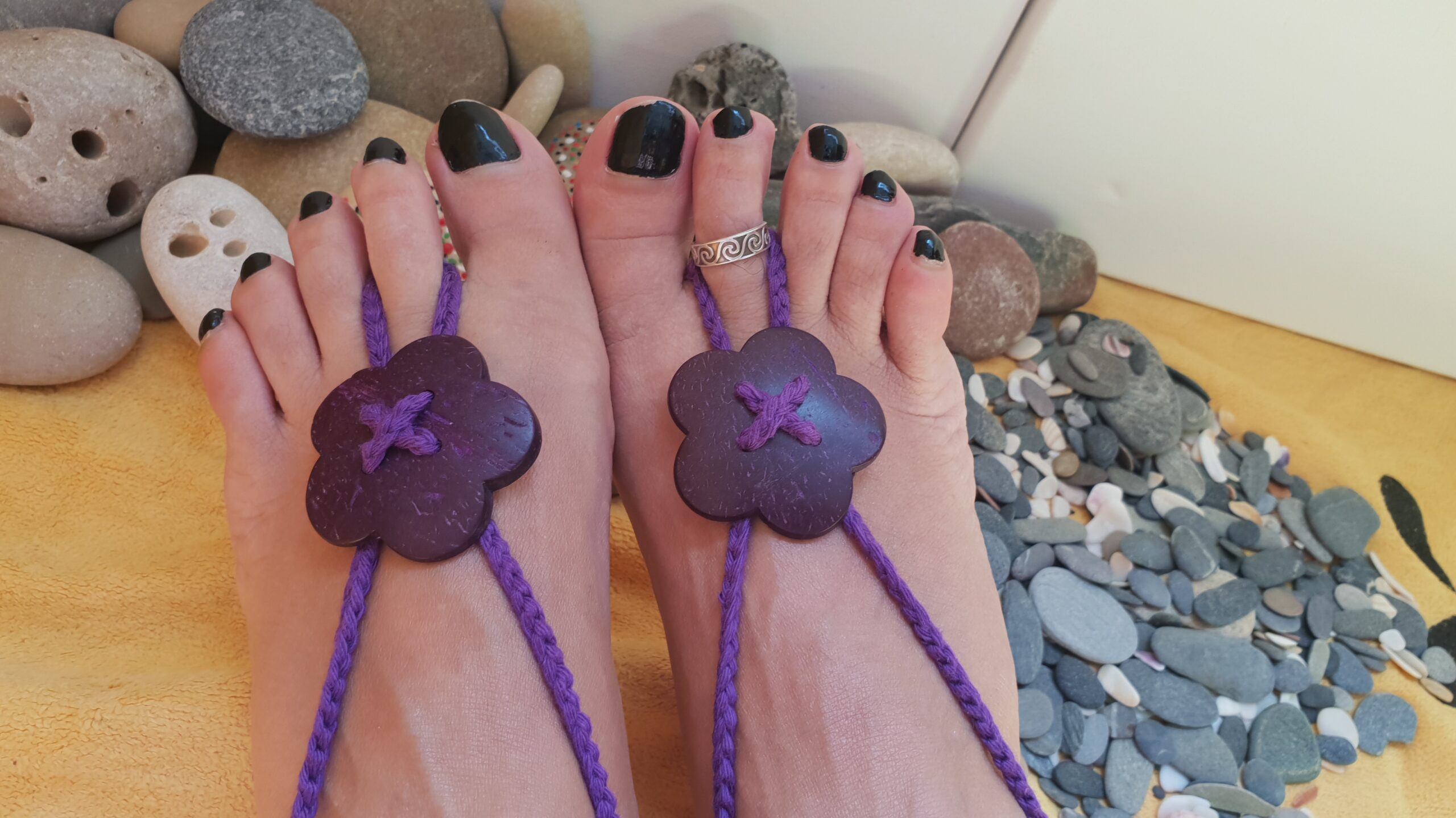 Sandalia flor madera