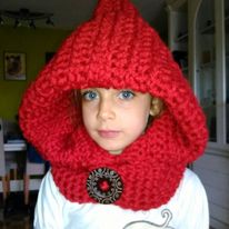 CAPUCHA ADULTO CON BOTON DE MADERA