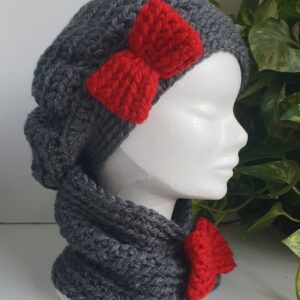 CONJUNTO BOINA Y CUELLO CON LAZO